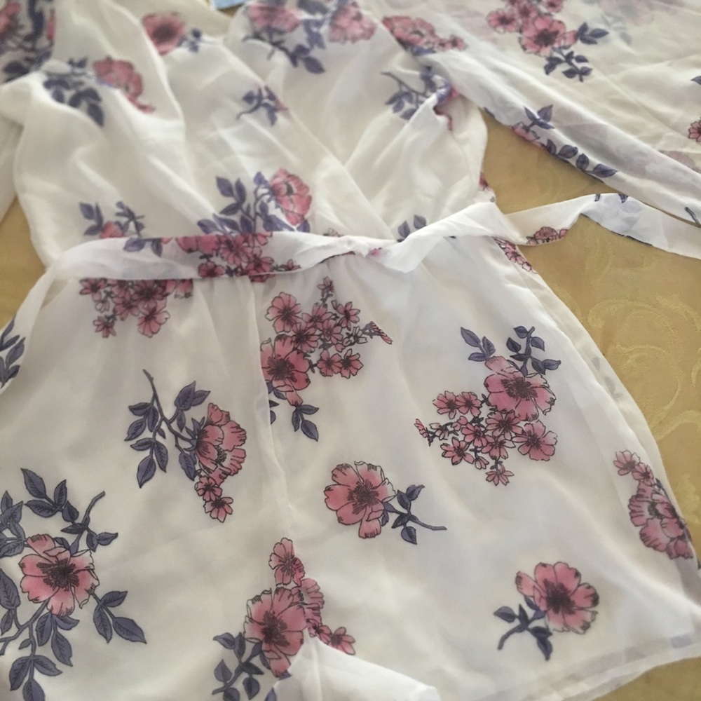 Floral Romper Tag still attached never worn